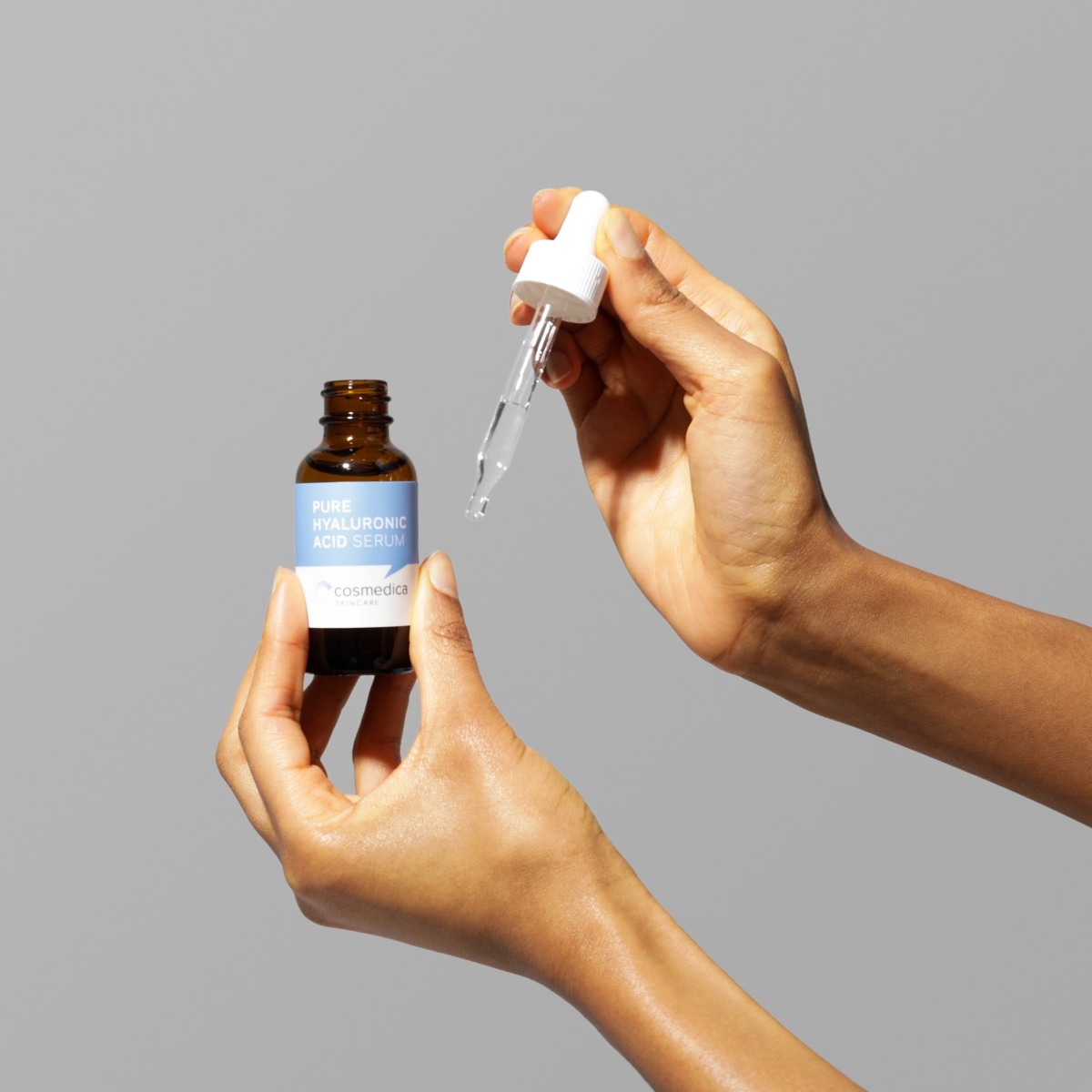 Tinh Chất Cosmedica Pure Hyaluronic Acid Serum giúp cung cấp độ ẩm cần thiết cho làn da.
